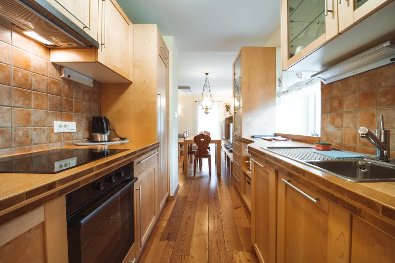 house-planica-kitchen